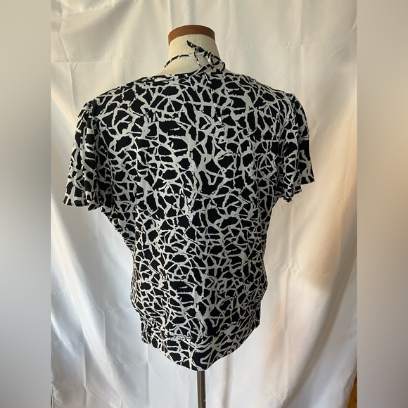 Stylish Black and White Women's Top size XL Dessbarn - Picture 6 of 7